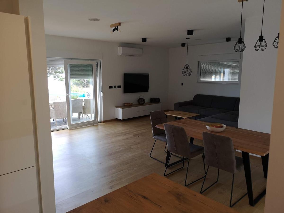 Villa Sara With Sea View And Private Heated Pool Omiš Exterior foto