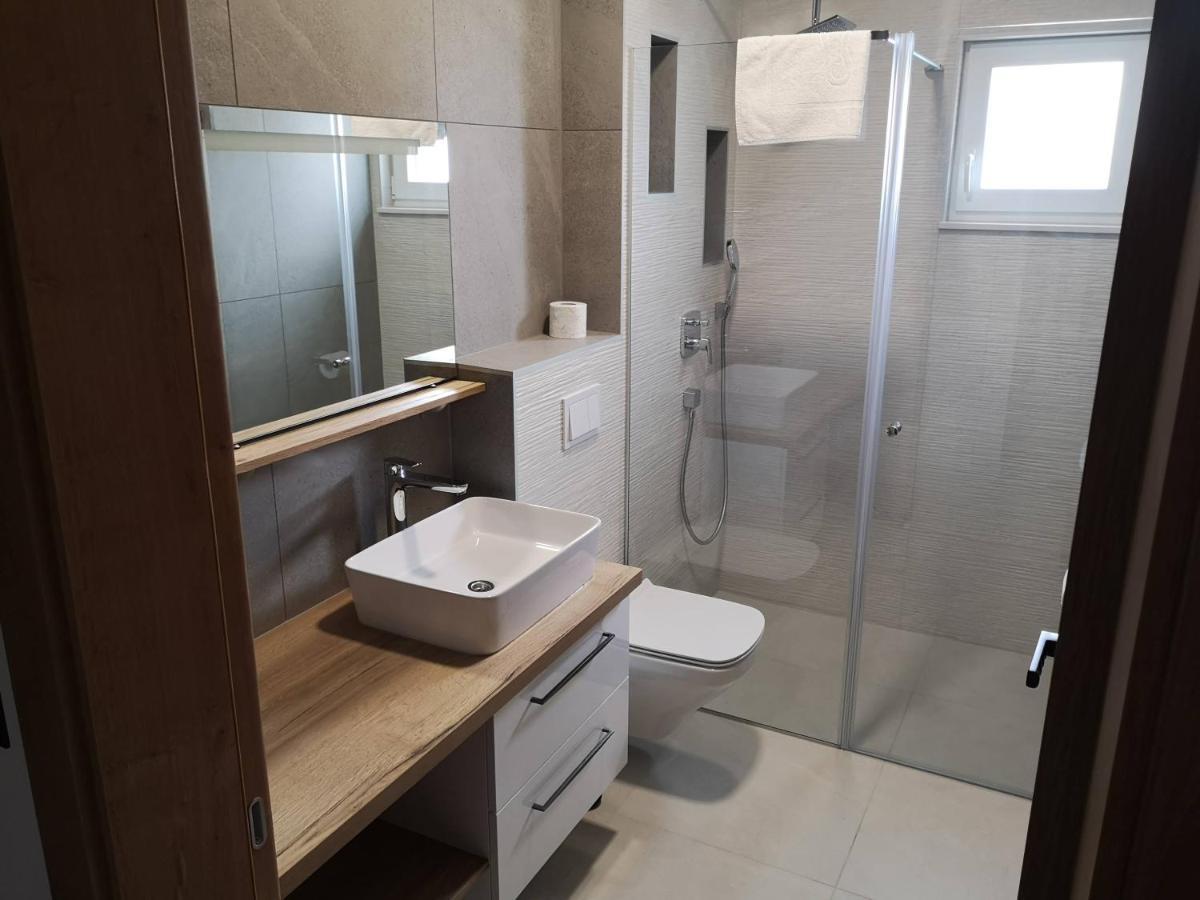 Villa Sara With Sea View And Private Heated Pool Omiš Exterior foto
