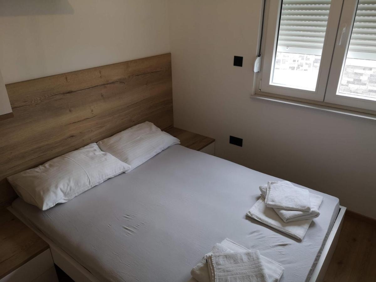 Villa Sara With Sea View And Private Heated Pool Omiš Exterior foto