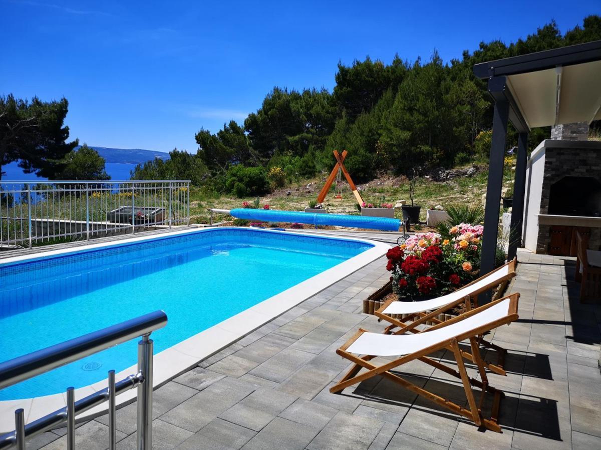 Villa Sara With Sea View And Private Heated Pool Omiš Exterior foto
