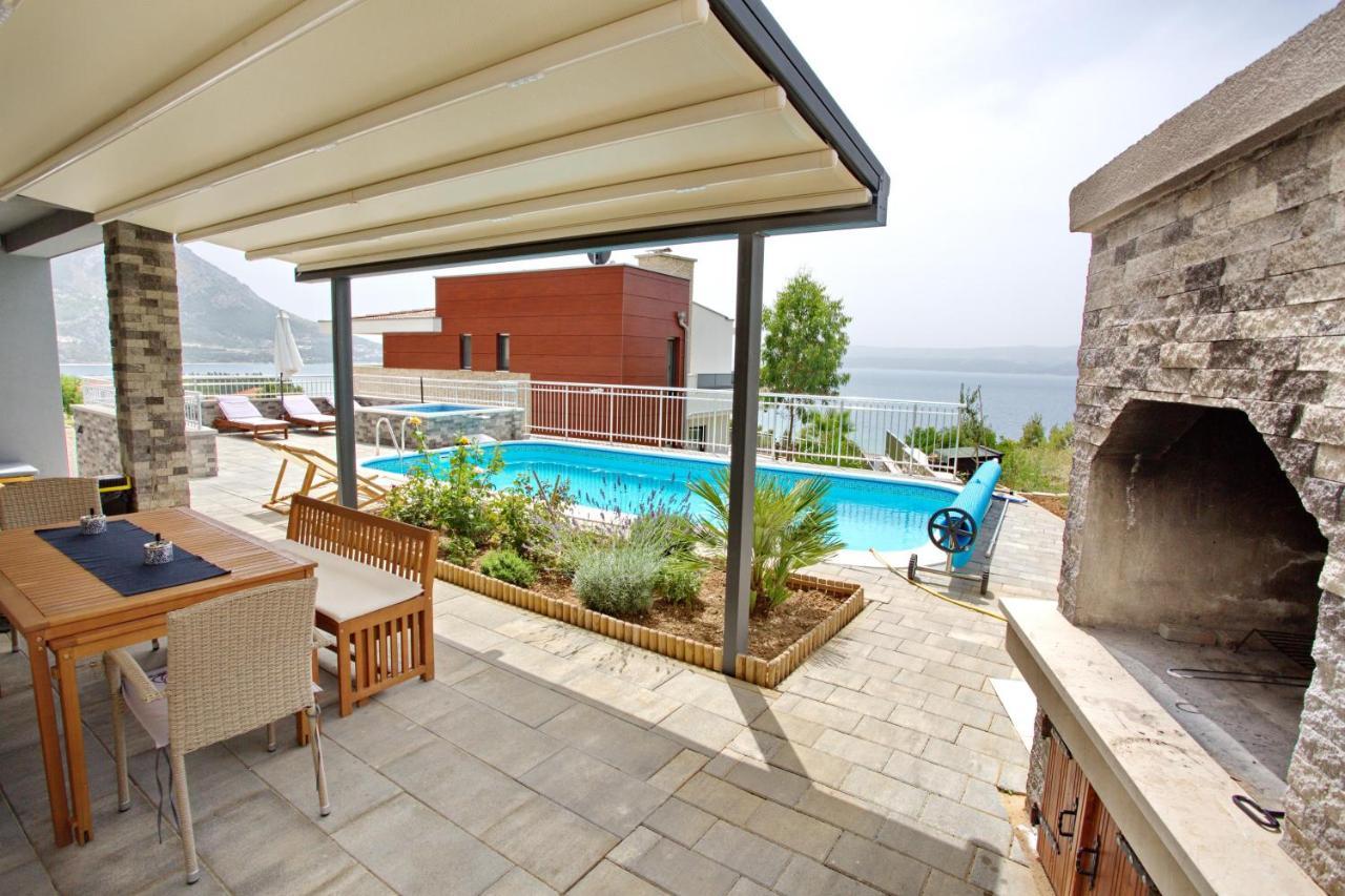 Villa Sara With Sea View And Private Heated Pool Omiš Exterior foto