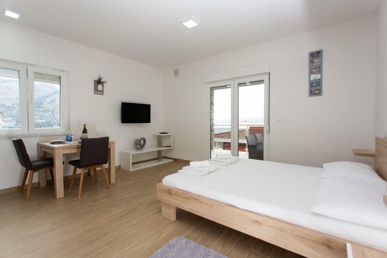 Villa Sara With Sea View And Private Heated Pool Omiš Exterior foto